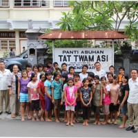 Grand Mirage team and the kids from Tat Twam Asi, an orphanage which was specially devoted to take care of girls.